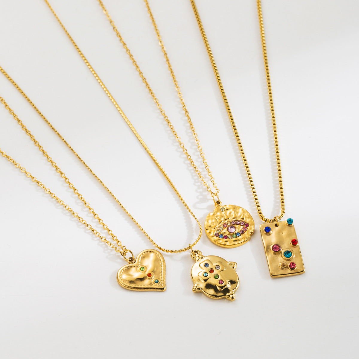 Wholesale 18k Color-preserving Stainless Steel Diamond Heart Devil's Eye Necklace